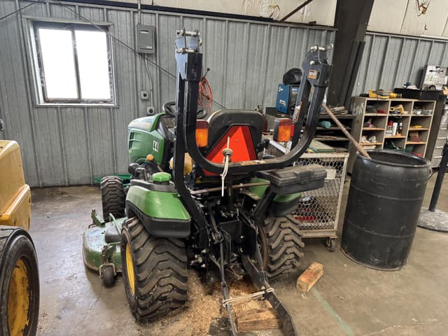 Image of John Deere 1026R equipment image 1