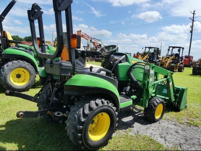 Image of John Deere 1026R equipment image 3