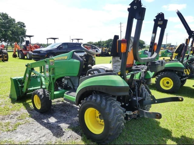 Image of John Deere 1026R equipment image 2