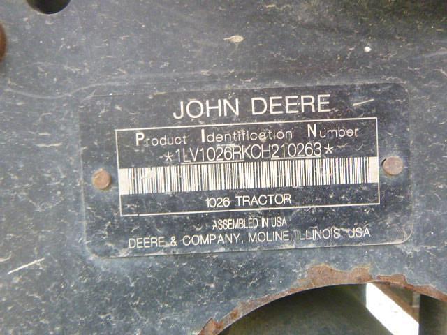 Image of John Deere 1026R equipment image 4