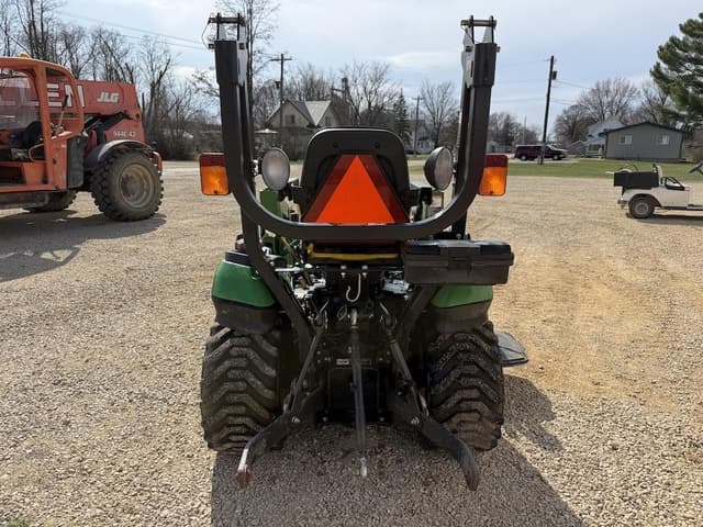 Image of John Deere 1026R equipment image 4
