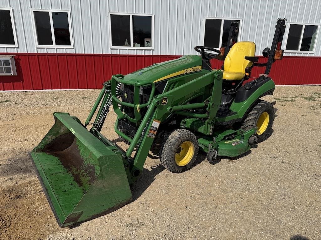 John Deere 1026R Equipment Image0
