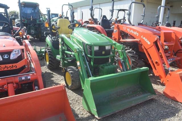 Image of John Deere 1026R equipment image 3