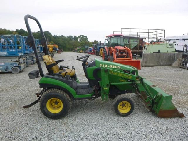 Image of John Deere 1026R equipment image 2