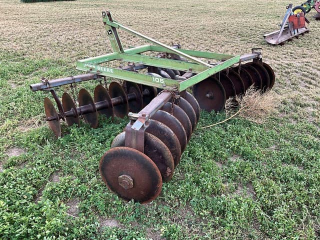 Image of John Deere 105 equipment image 2