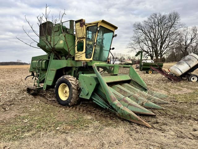 Image of John Deere 105 equipment image 4