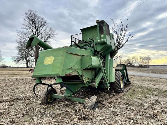 Image of John Deere 105 equipment image 3
