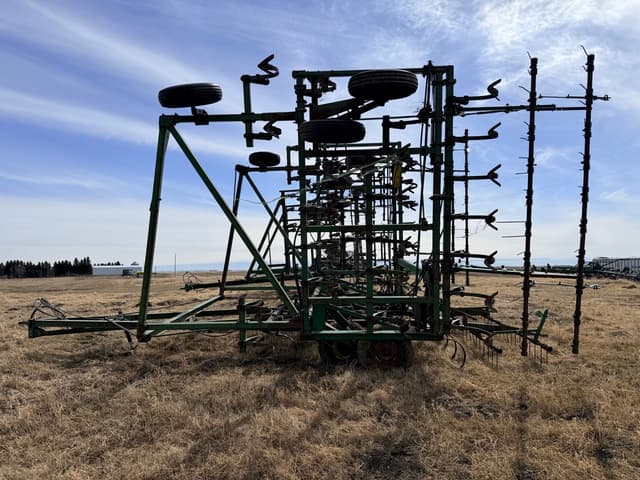 Image of John Deere 1050 equipment image 1
