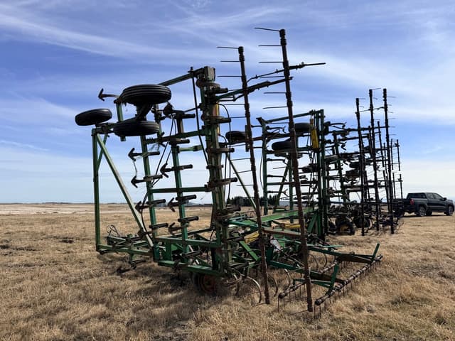 Image of John Deere 1050 equipment image 2