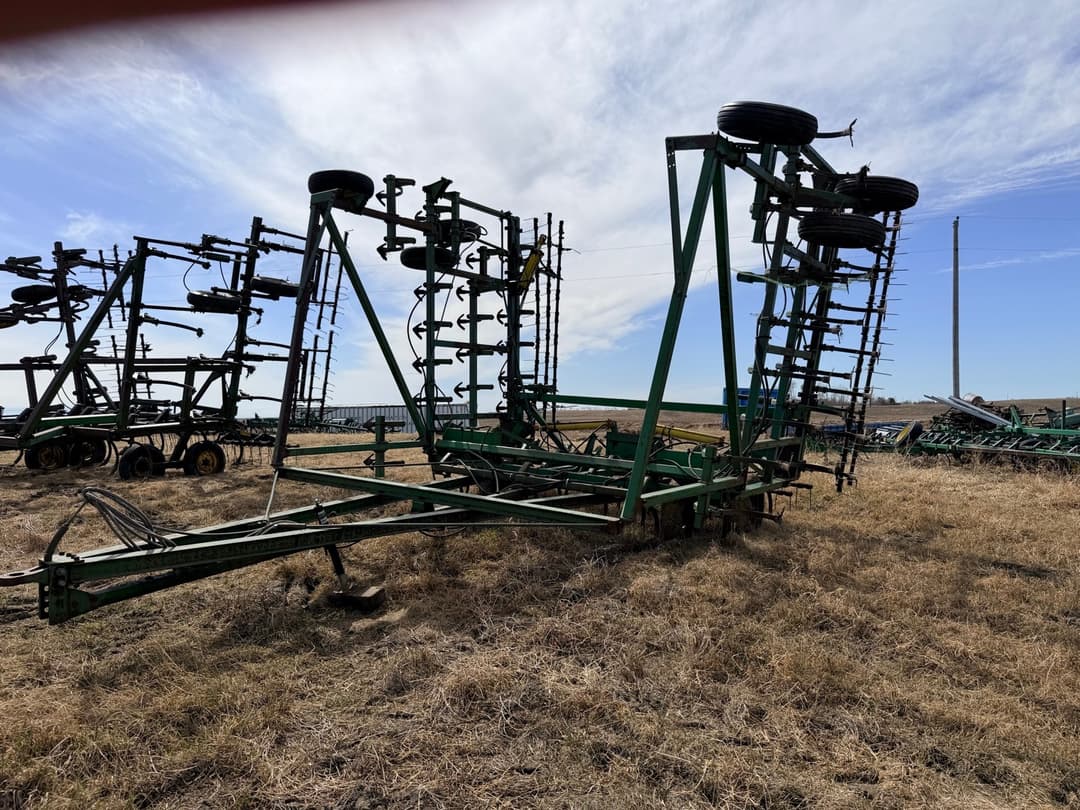 Image of John Deere 1050 Primary image