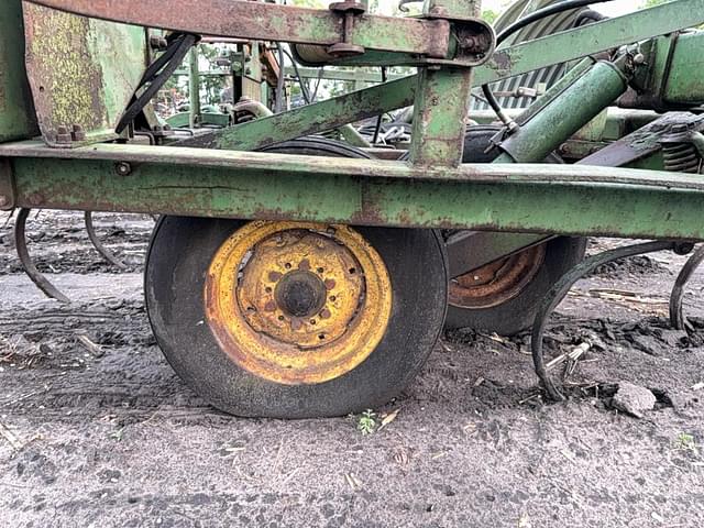 Image of John Deere 1050 equipment image 2
