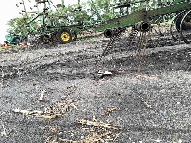 Image of John Deere 1050 equipment image 4