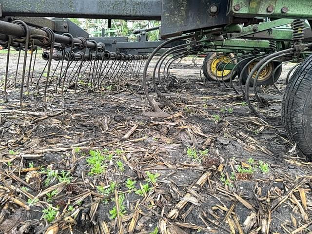 Image of John Deere 1050 equipment image 3