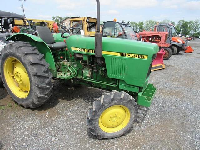 Image of John Deere 1050 equipment image 4