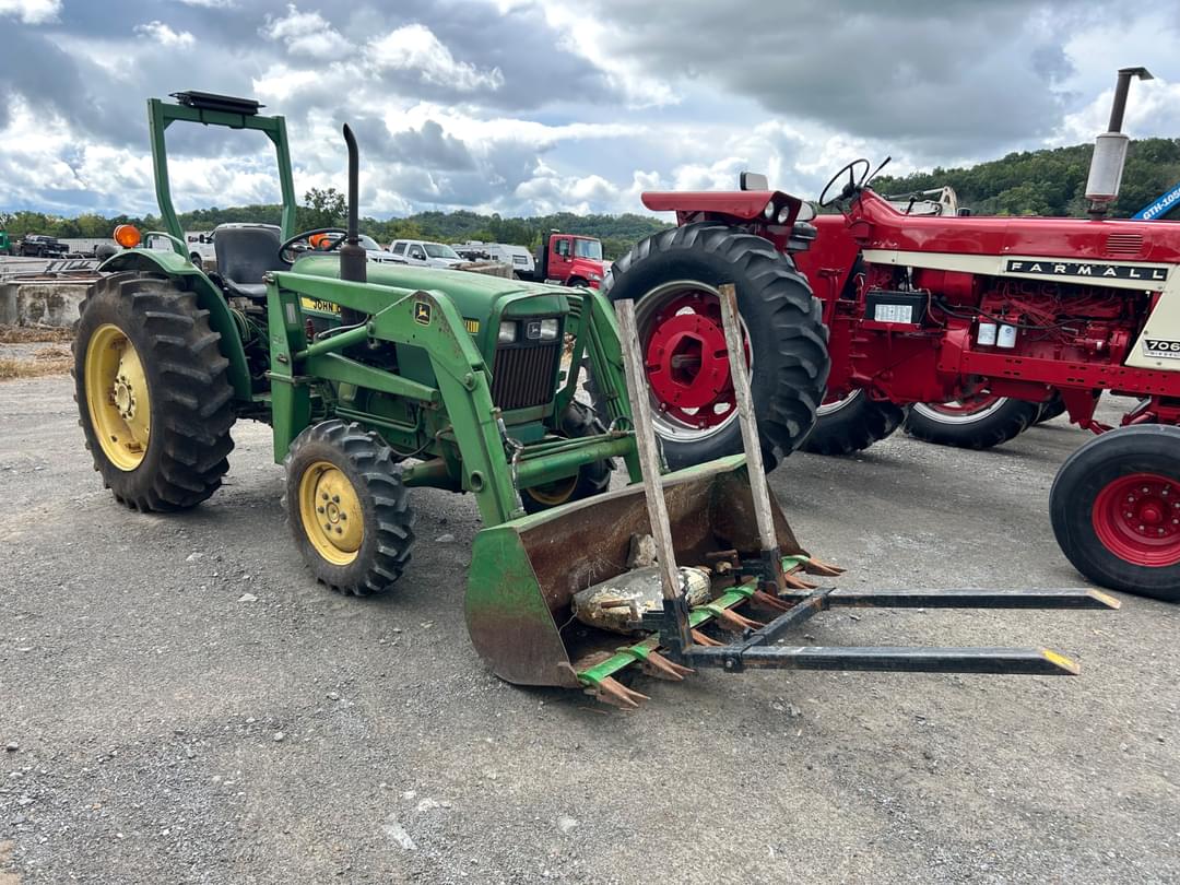 Image of John Deere 1050 Primary image