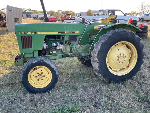 Image of John Deere 1050 equipment image 3