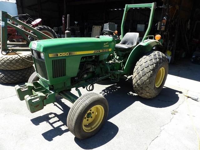 Image of John Deere 1050 equipment image 1