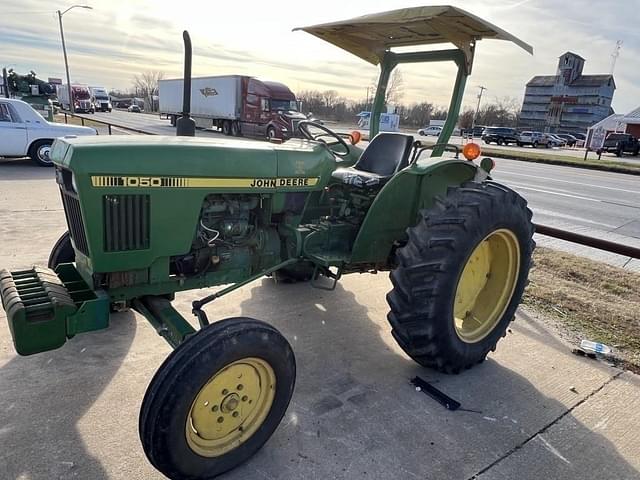 Image of John Deere 1050 equipment image 3