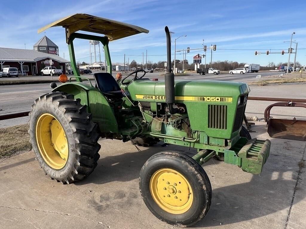 Image of John Deere 1050 Primary image