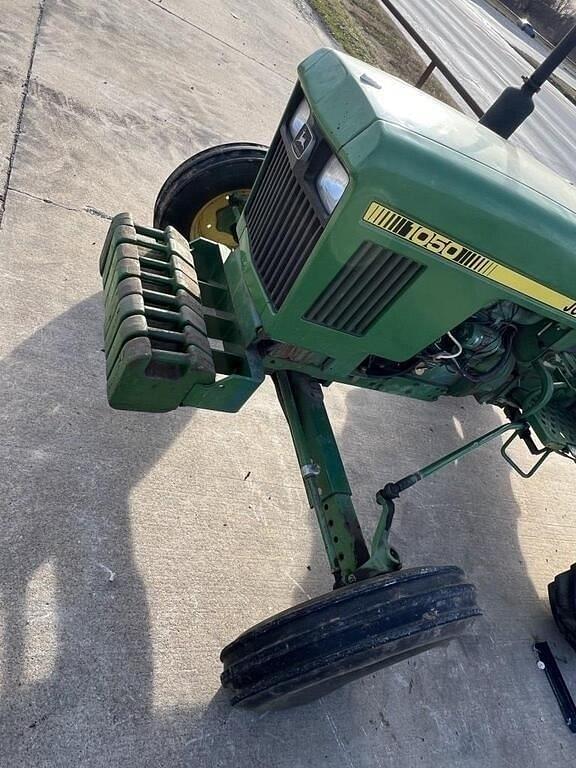 Image of John Deere 1050 equipment image 2