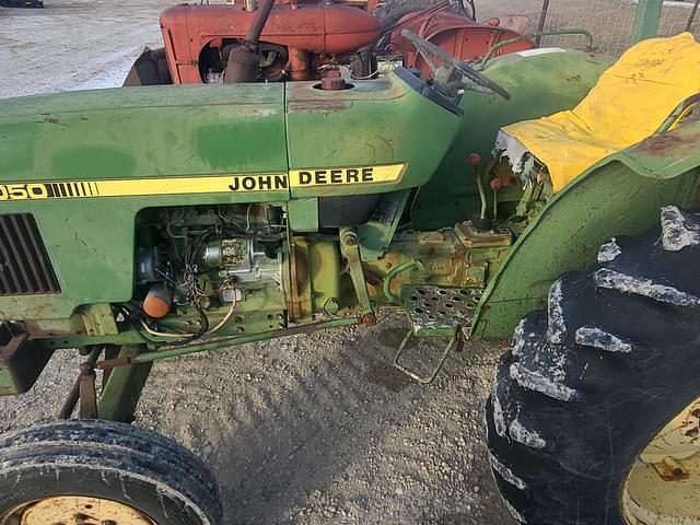 Image of John Deere 1050 equipment image 2