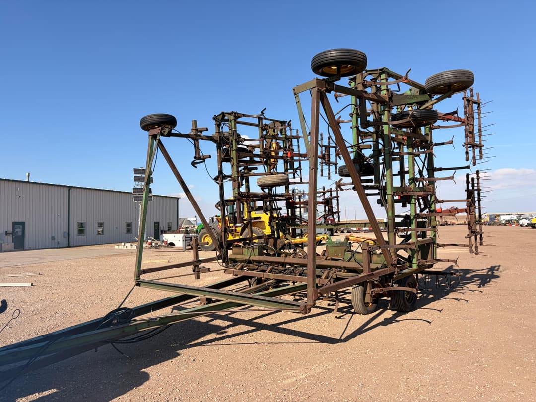 Image of John Deere 1050 Primary image