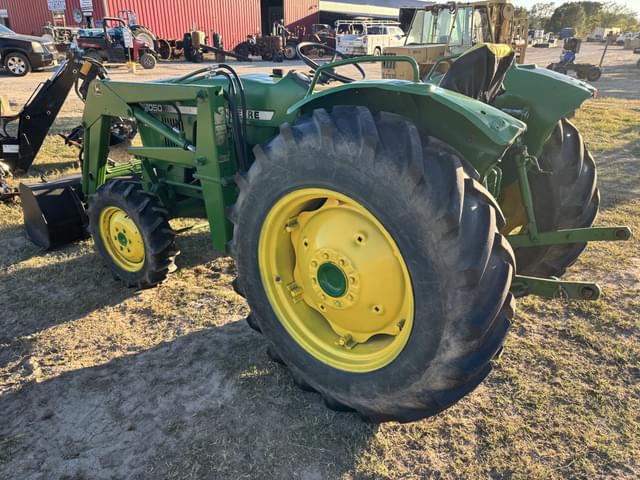 Image of John Deere 1050 equipment image 3