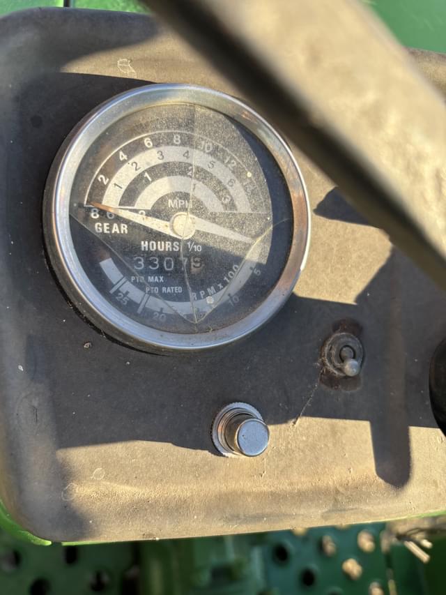 Image of John Deere 1050 equipment image 4