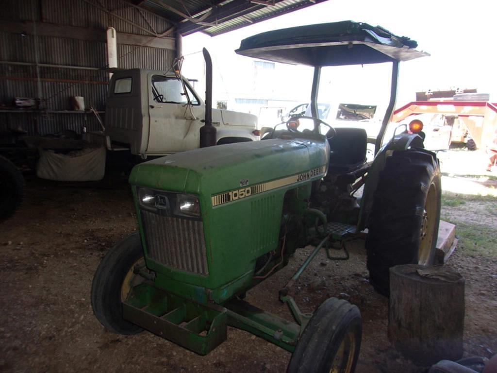 Image of John Deere 1050 Image 0