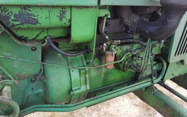 Image of John Deere 1050 equipment image 4