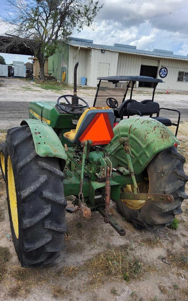 Image of John Deere 1050 equipment image 2