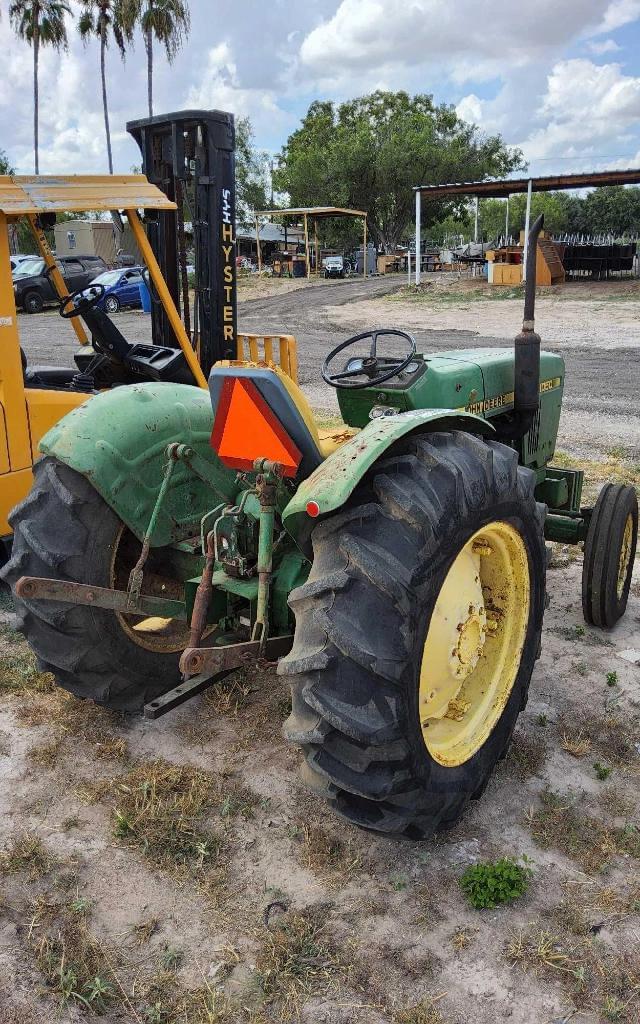 Image of John Deere 1050 equipment image 3