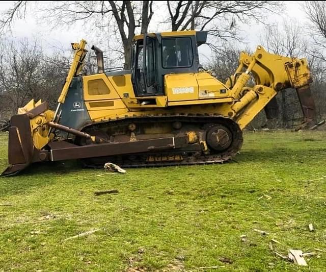 Image of John Deere 1050C equipment image 2