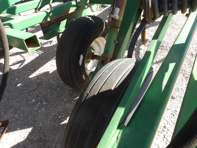 Image of John Deere 1060 equipment image 4