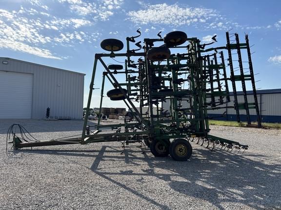 Image of John Deere 1060 equipment image 1