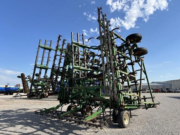 Image of John Deere 1060 equipment image 4