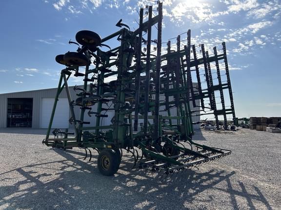 Image of John Deere 1060 equipment image 2