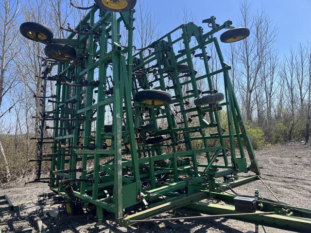 Image of John Deere 1060 equipment image 2