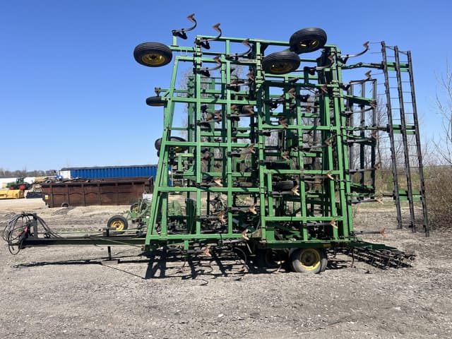 Image of John Deere 1060 equipment image 1