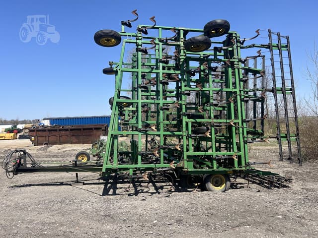 Image of John Deere 1060 equipment image 1