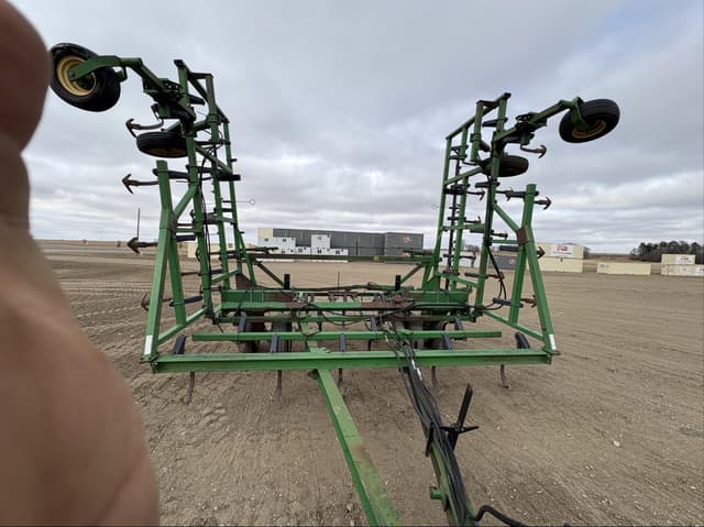 Image of John Deere 1060 equipment image 1