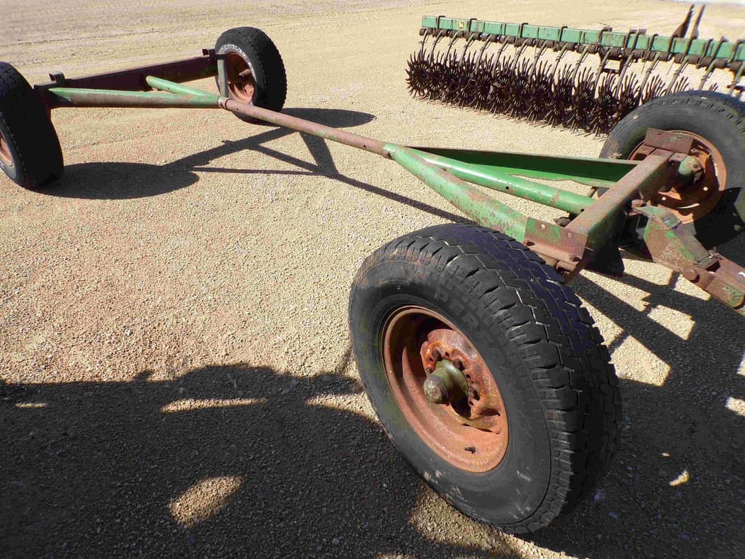 Image of John Deere 1065 Image 0