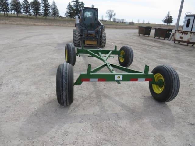 Image of John Deere 1065 equipment image 3