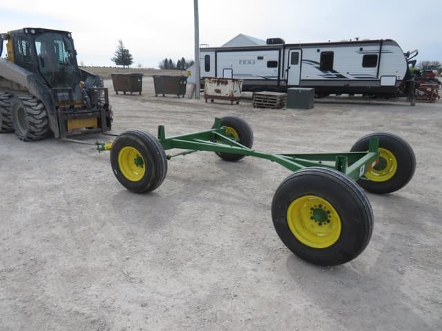 Image of John Deere 1065 equipment image 4