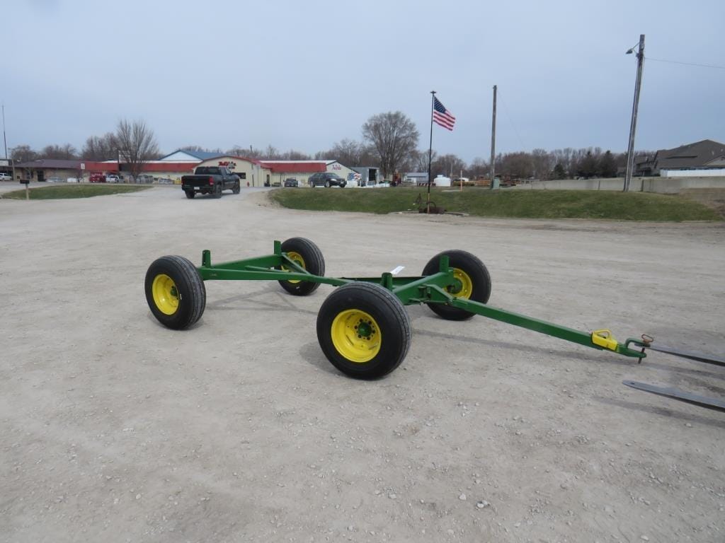 John Deere 1065 Equipment Image0
