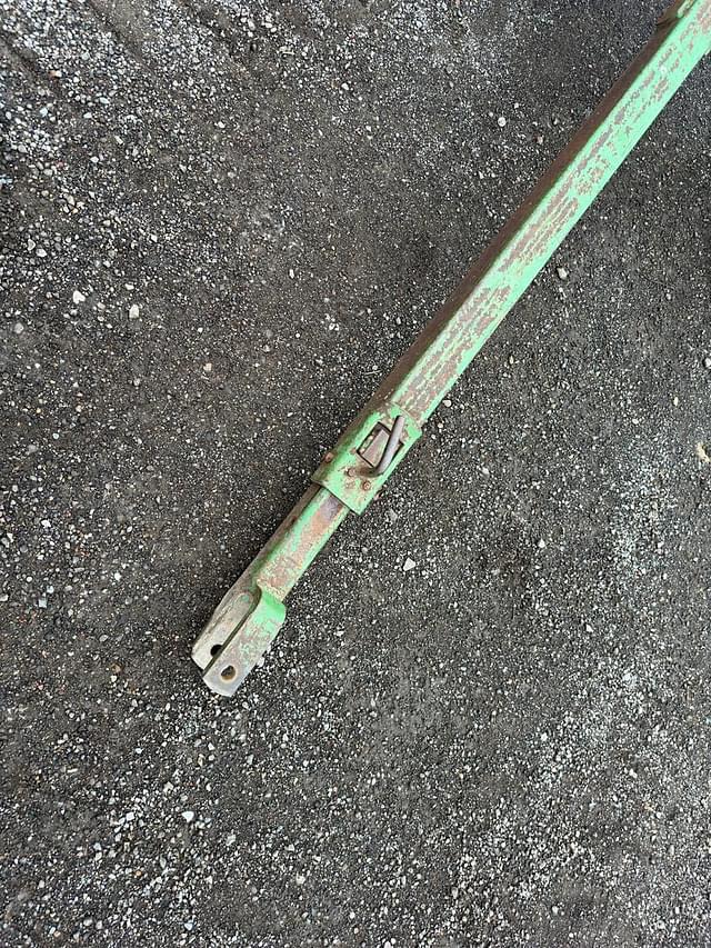 Image of John Deere 1065 equipment image 2