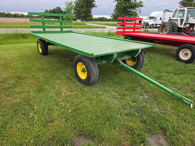 Image of John Deere 1065 equipment image 2