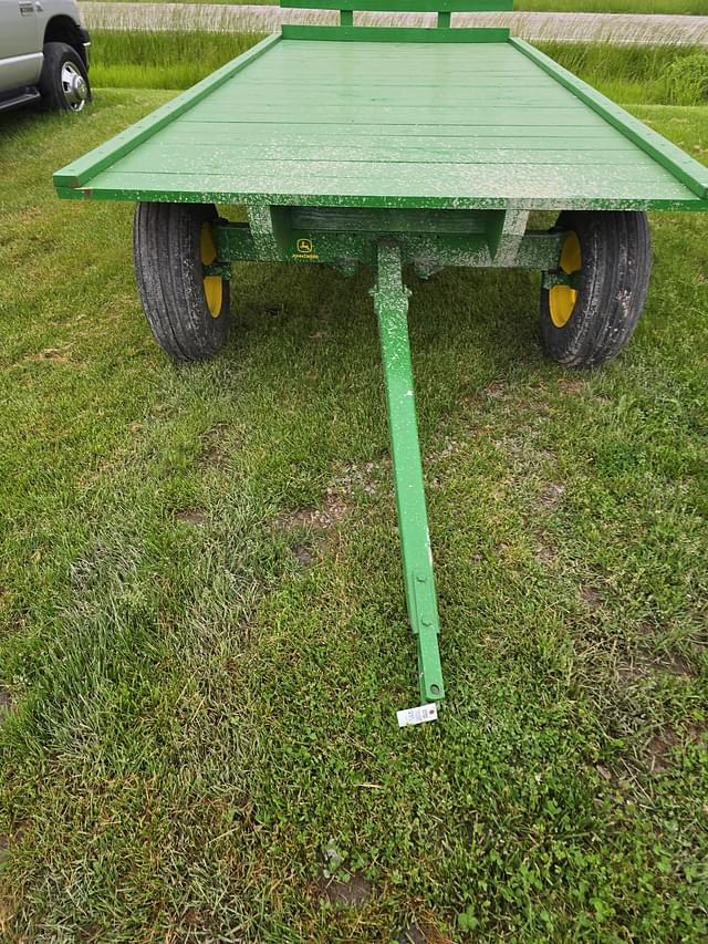 Image of John Deere 1065 equipment image 1