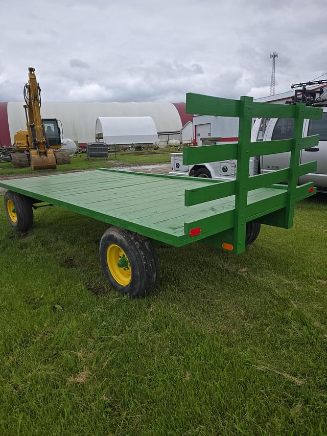 Image of John Deere 1065 equipment image 4