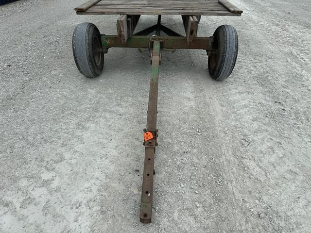 Image of John Deere 1065 equipment image 1